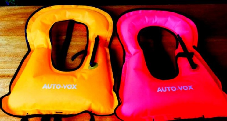 We provide two different types of life jackets. The inflatable life jacket is great whether you are an experienced swimmer or not. If you need the extra support, you simply blow air into them and they keep you float. If you want to be free to dive below the surface, then you do not need to blow air into them. The fully padded type is perfect for beginner.